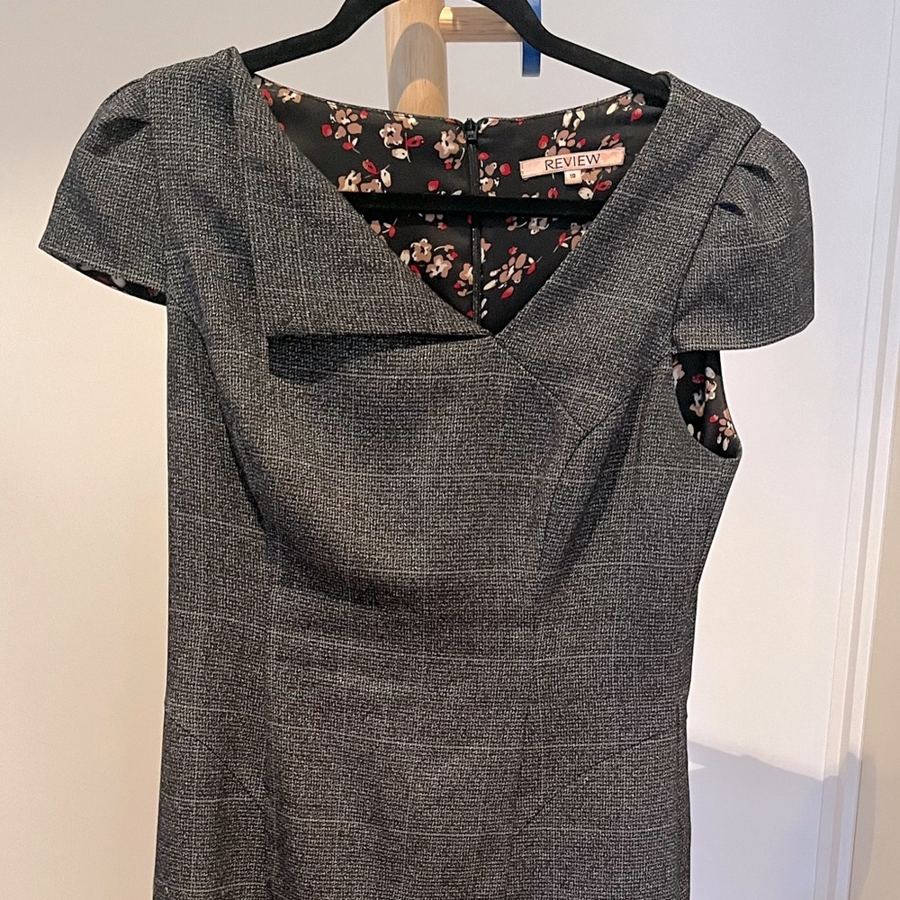 Review Dress / Size 10 - Picture 2 of 14